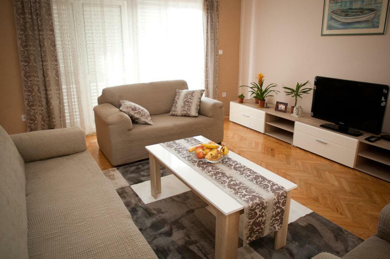 Apartman Ana Radovin Екстер'єр фото
